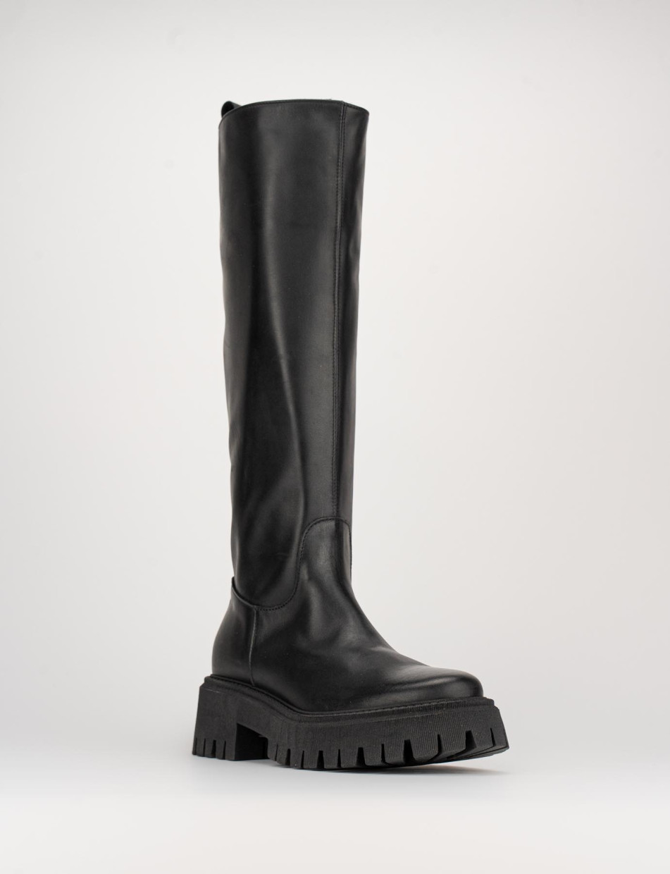 Stivale tacco 1 cm nero