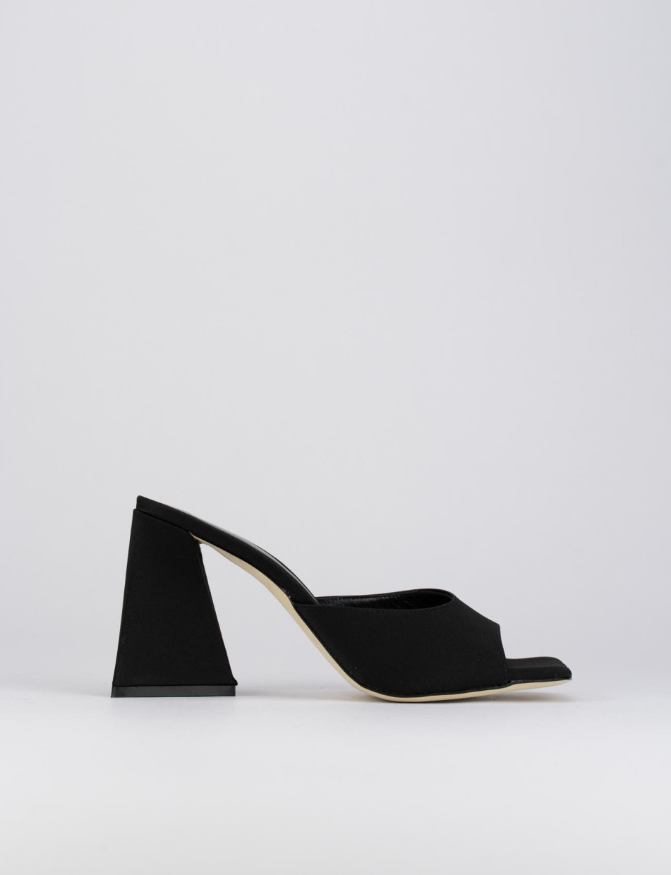 Mules tacón 8 cm negro raso