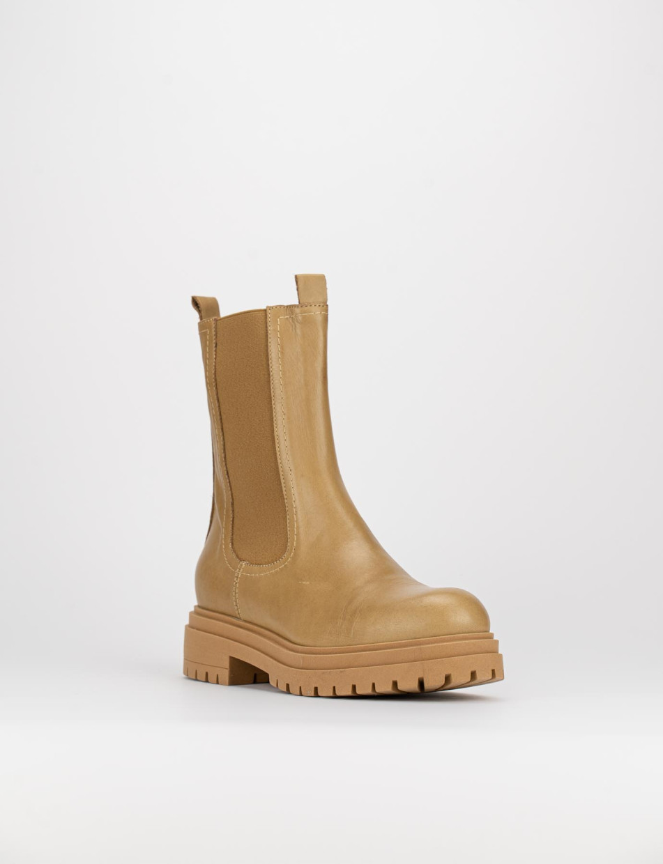 Low heel ankle boots heel 3 cm brown leather