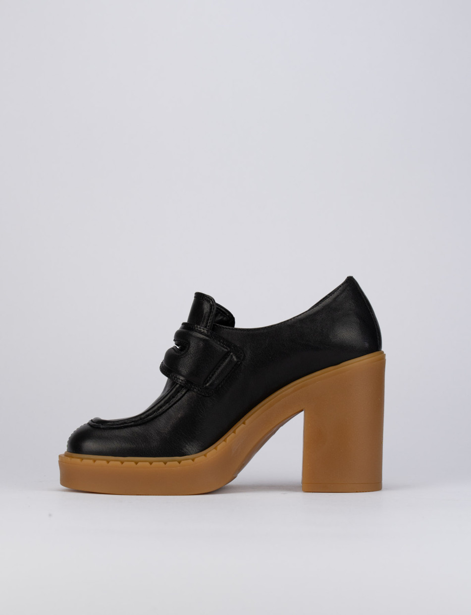 Mocasines tacón 7 cm negro cuero