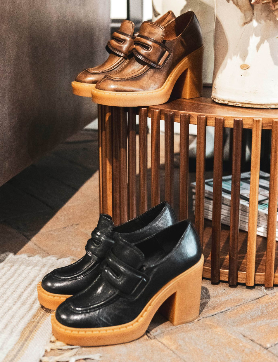 Mocasines tacón 7 cm negro cuero