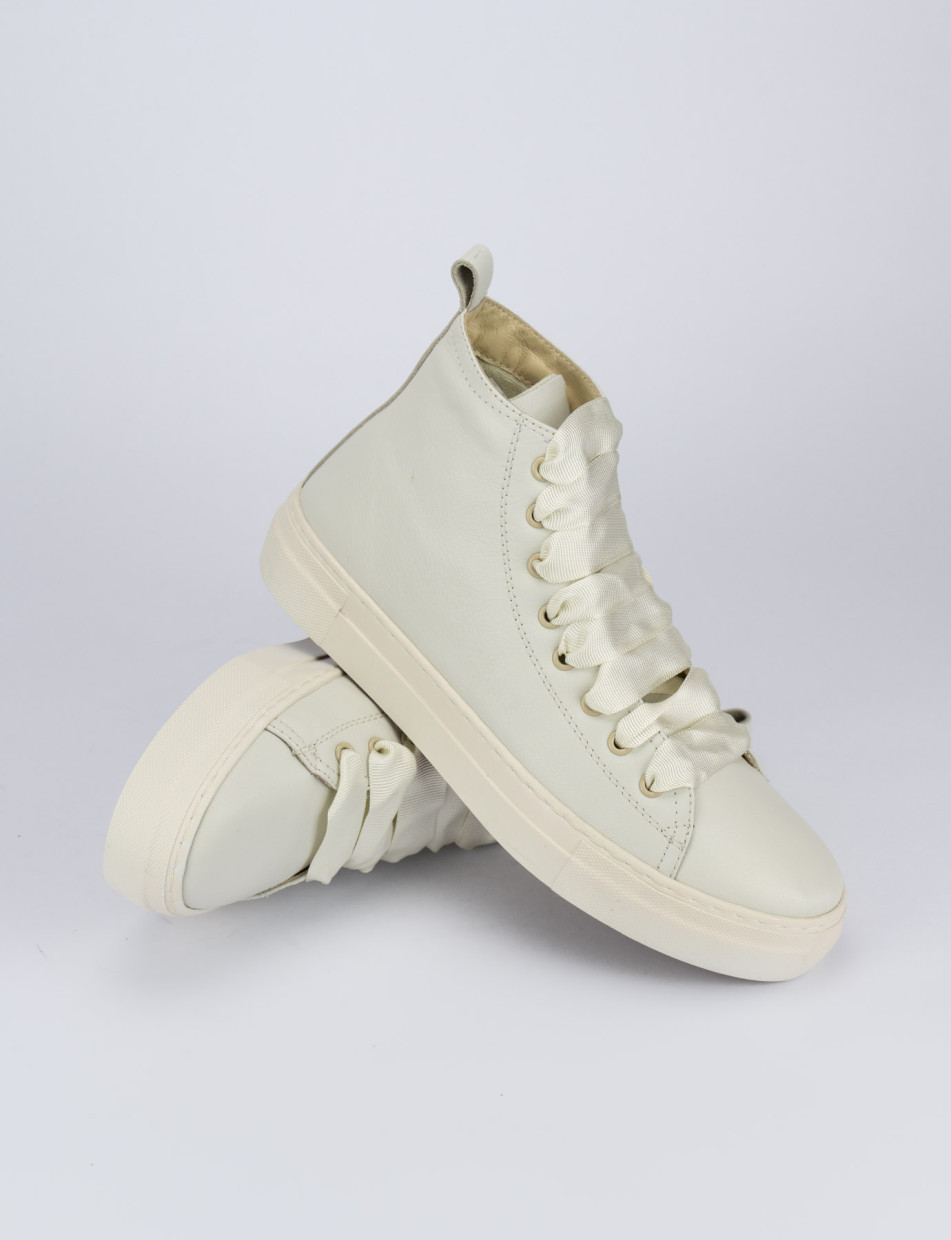Zapatillas deportivas beis cuero