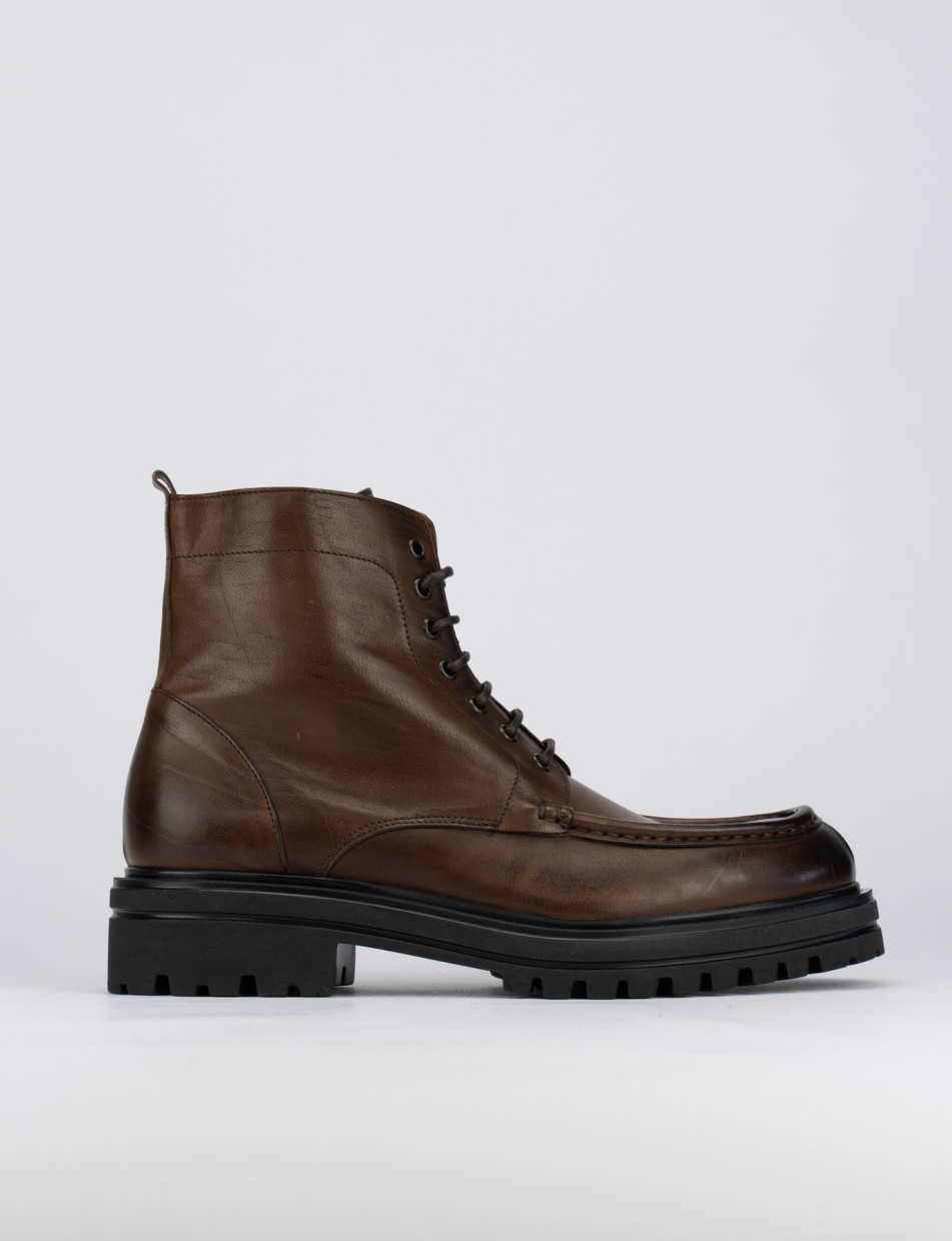 Botas militares tacón 1 cm marrón cuero