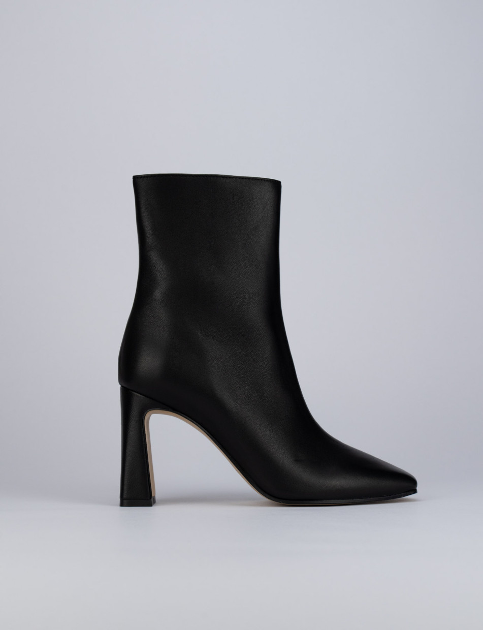 Botines de tacón alto tacón 9 cm negro cuero