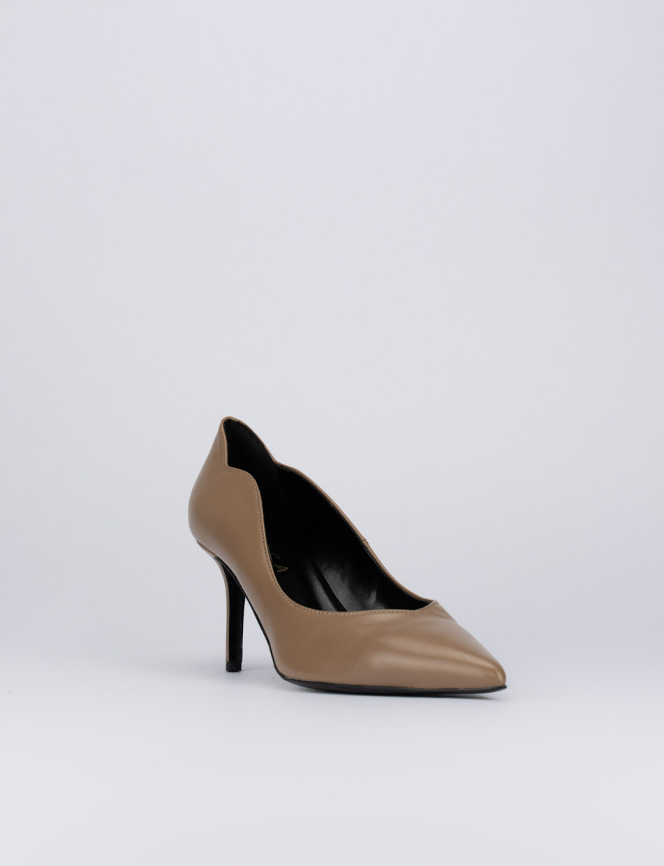 Pumps heel 9 cm beige leather