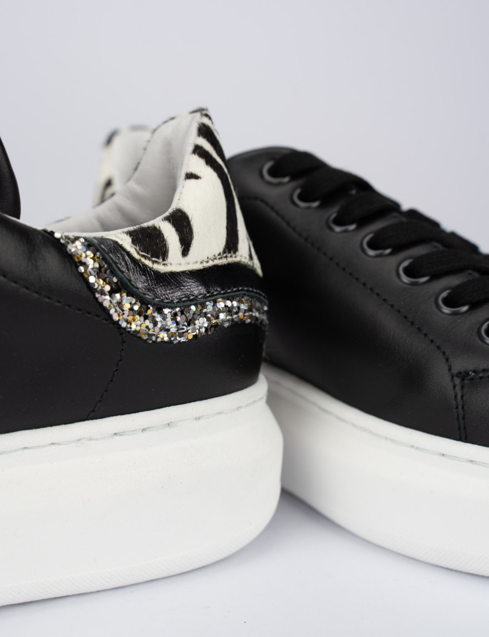 Sneakers black leather