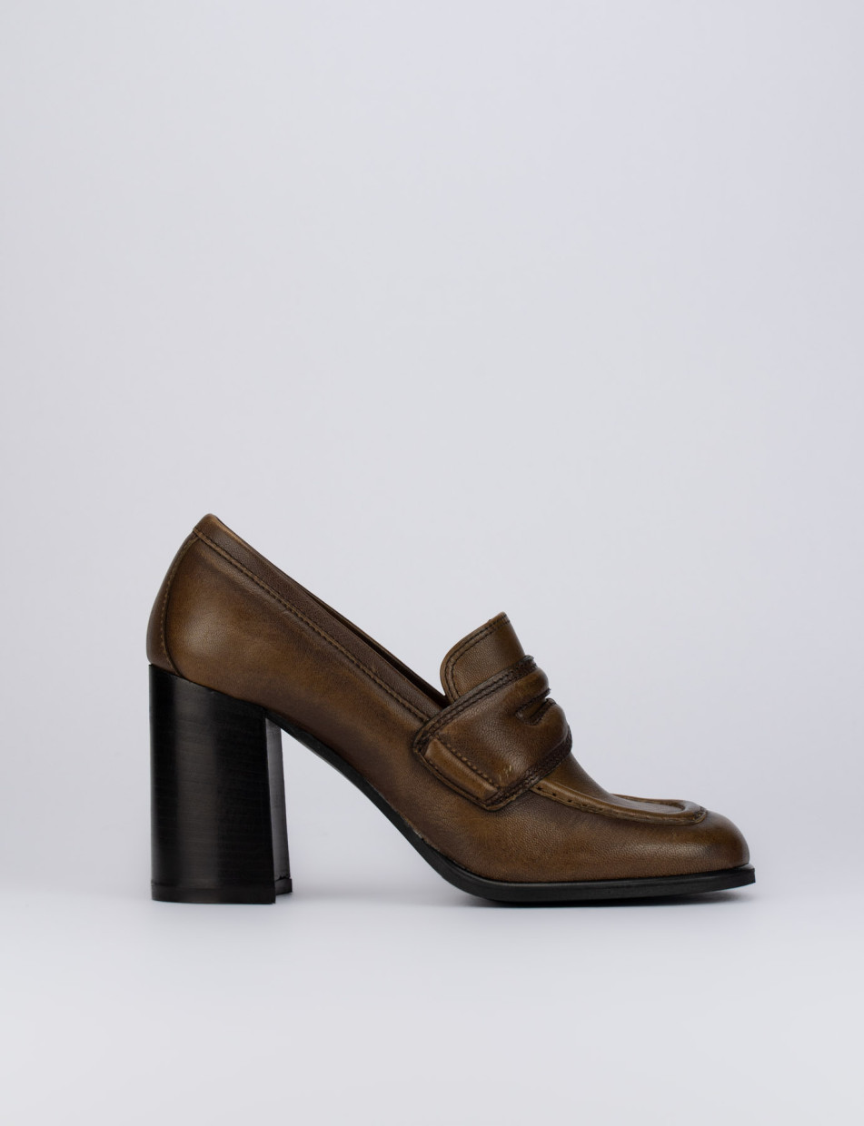 Mocasines tacón 9 cm marrón cuero
