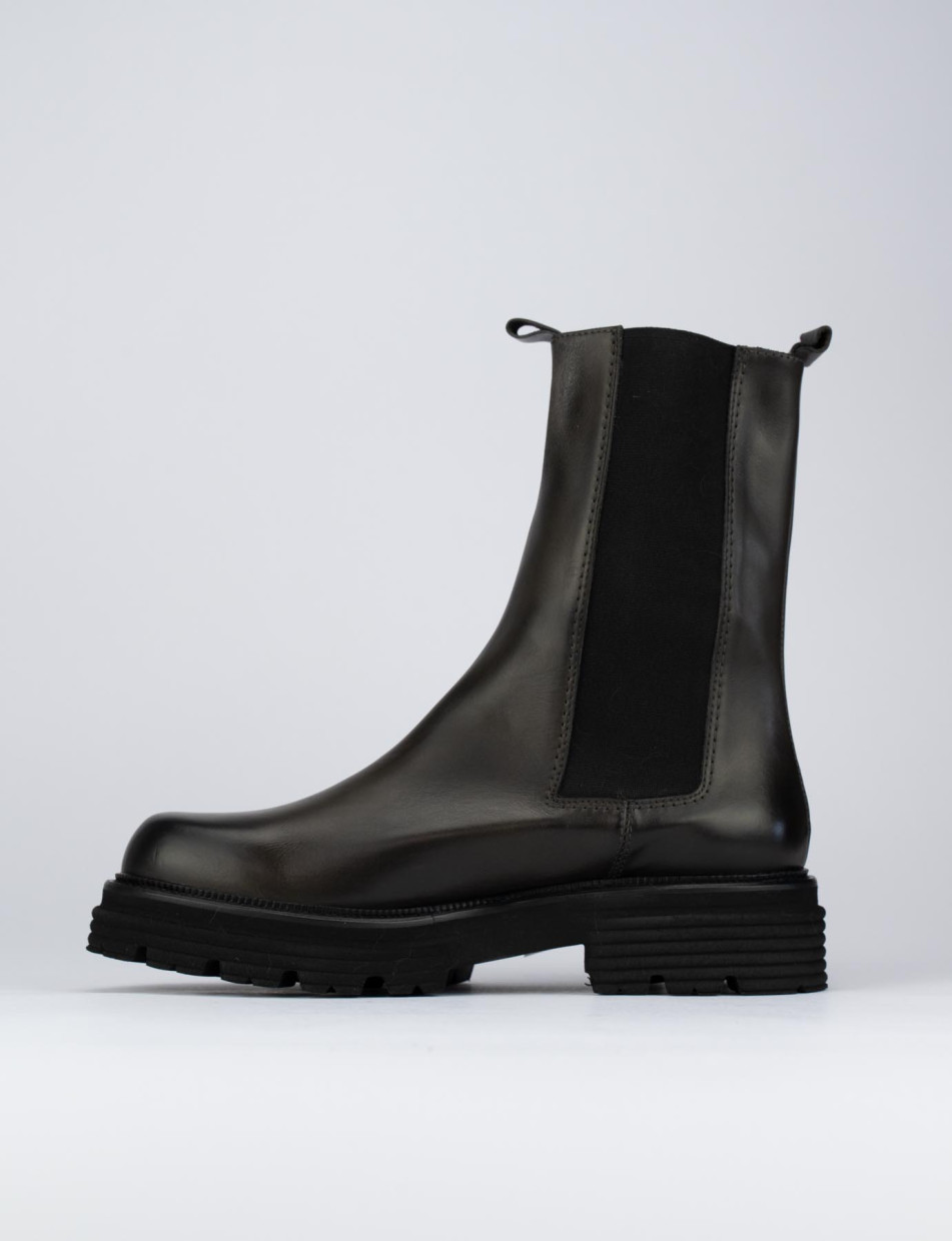 Botines de tacón bajo tacón 2 cm marrón oscuro cuero