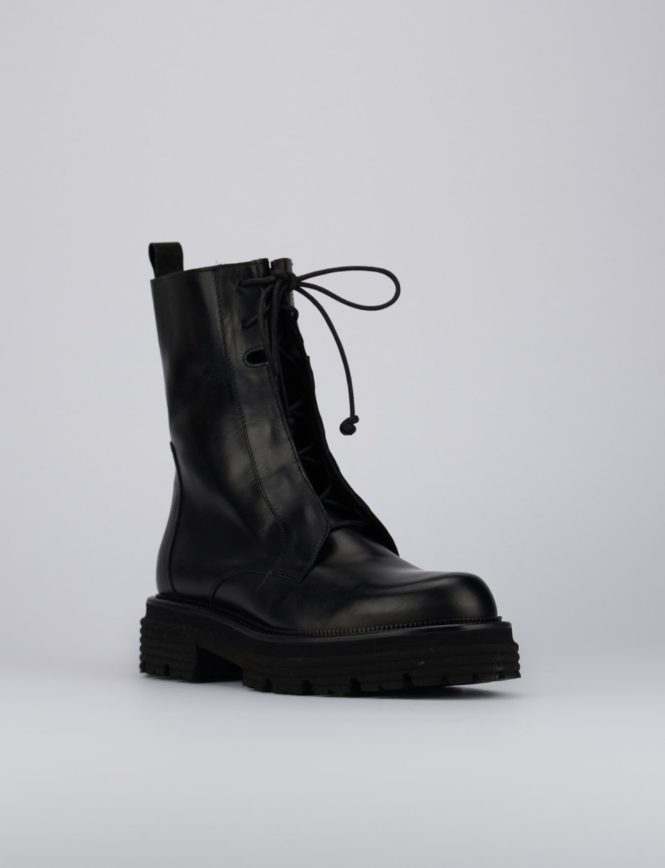 Botas militares tacón 2 cm negro cuero