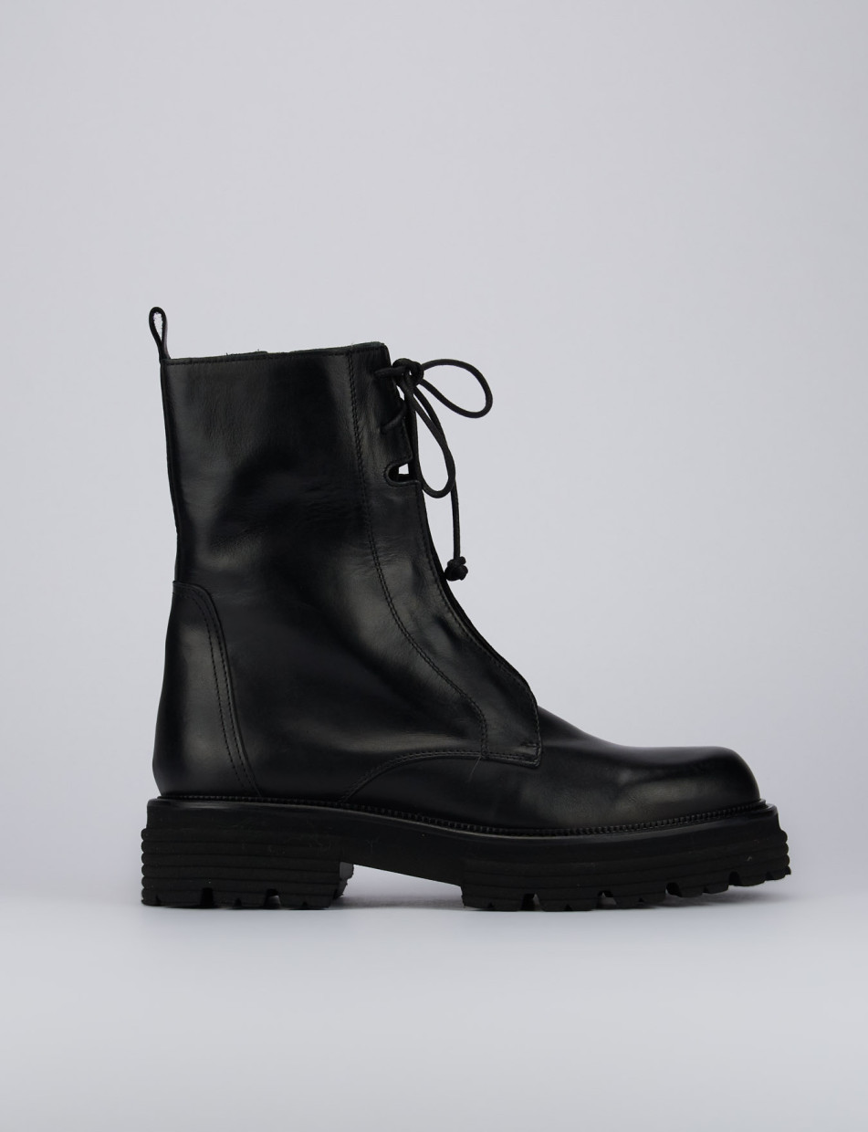 Botas militares tacón 2 cm negro cuero