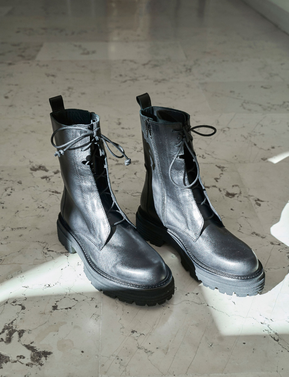 Botas militares tacón 2 cm negro cuero