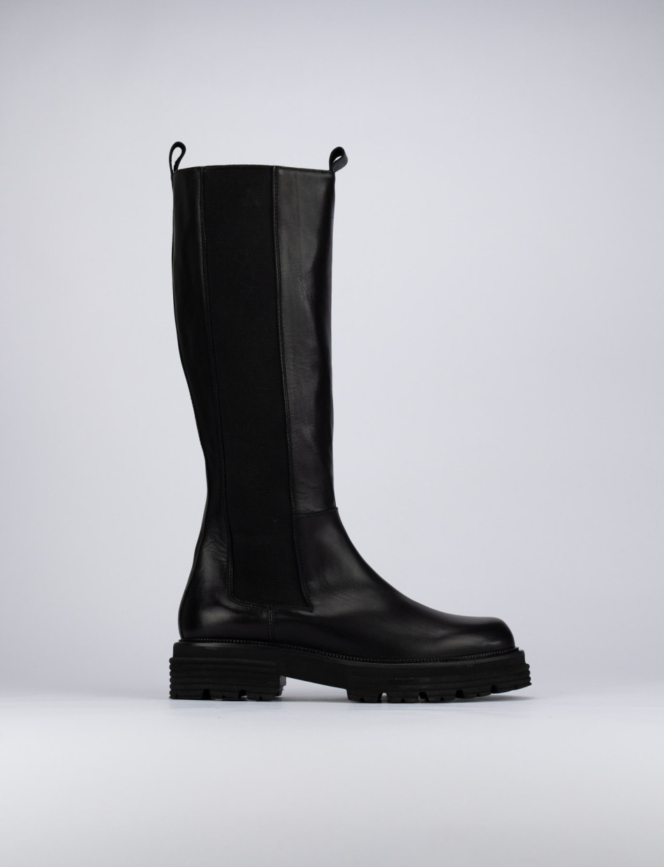 Stivale tacco 1 cm nero pelle
