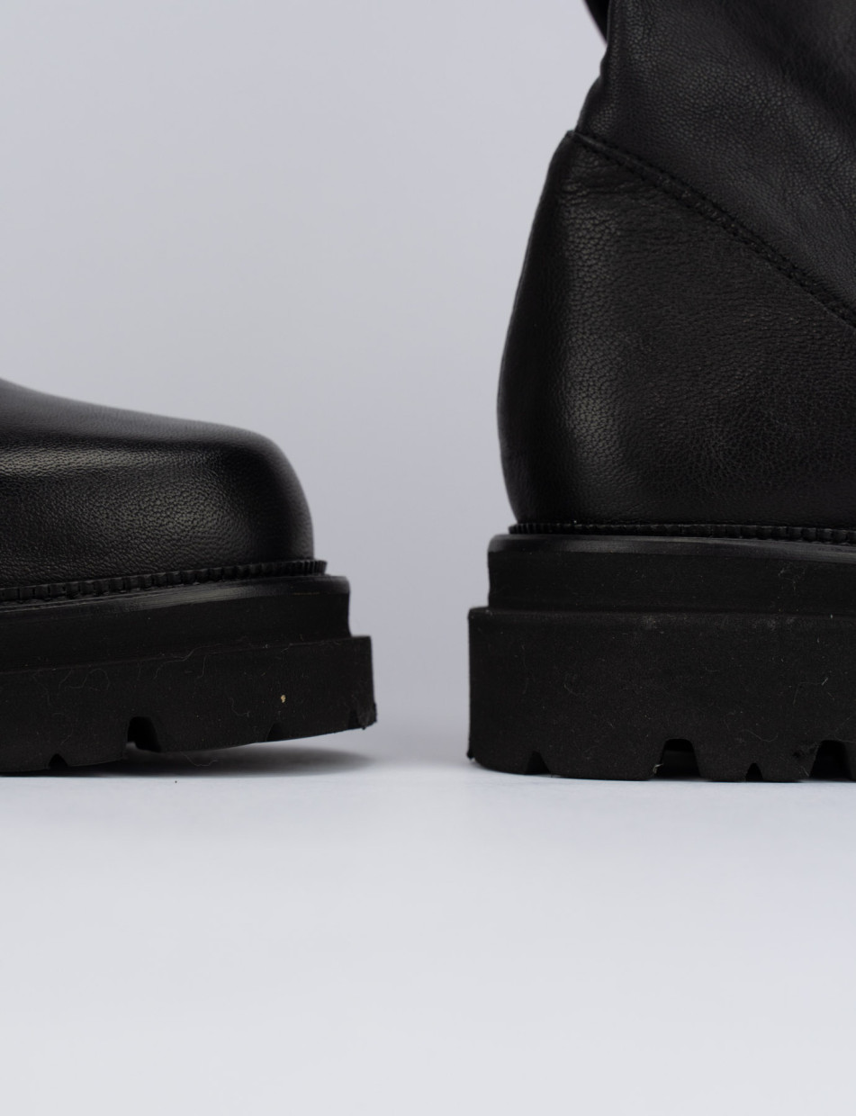 Botas de tacón bajo tacón 2 cm negro cuero