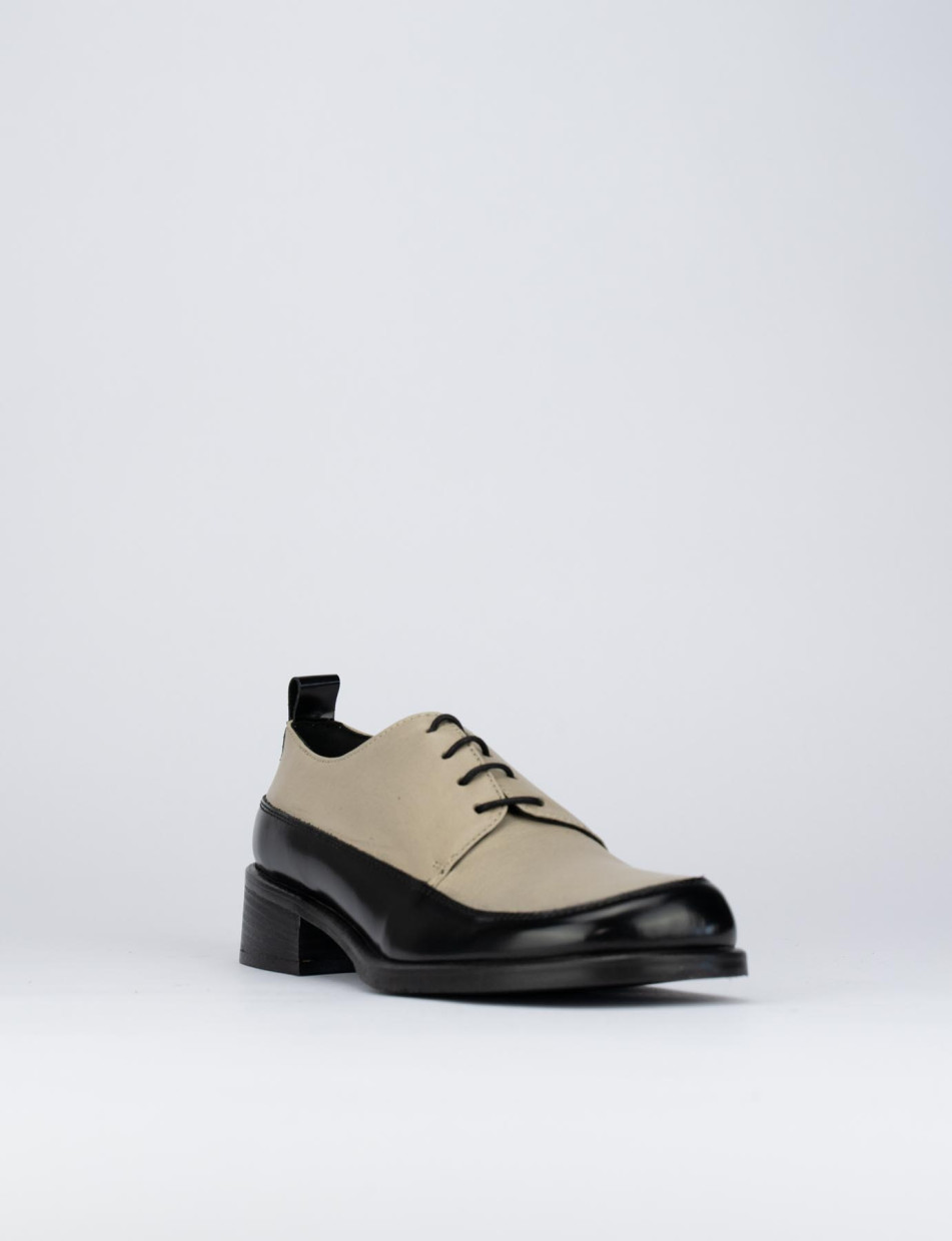 Zapatos de cordones tacón 2 cm negro cuero