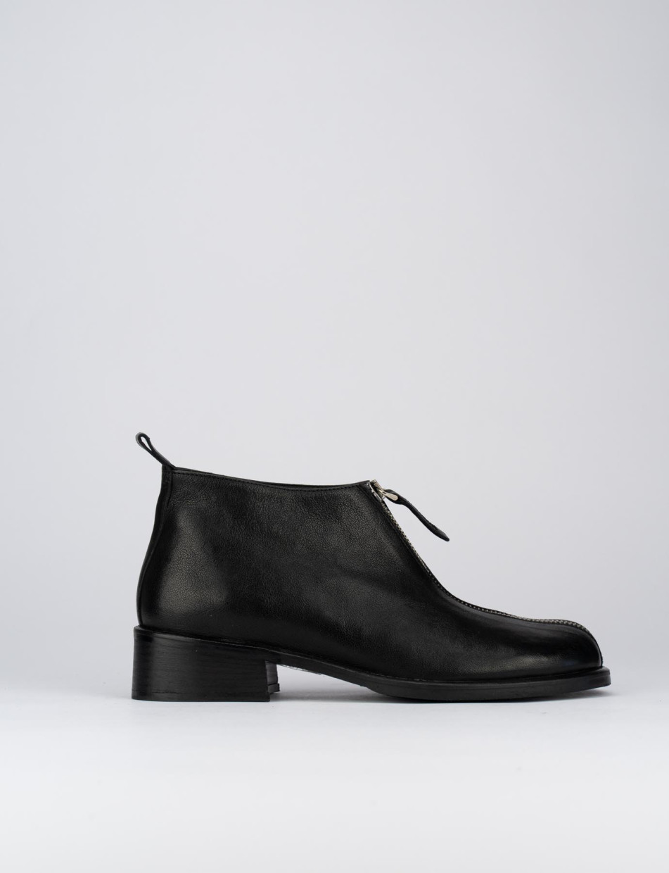 Botines de tacón bajo tacón 4 cm negro cuero