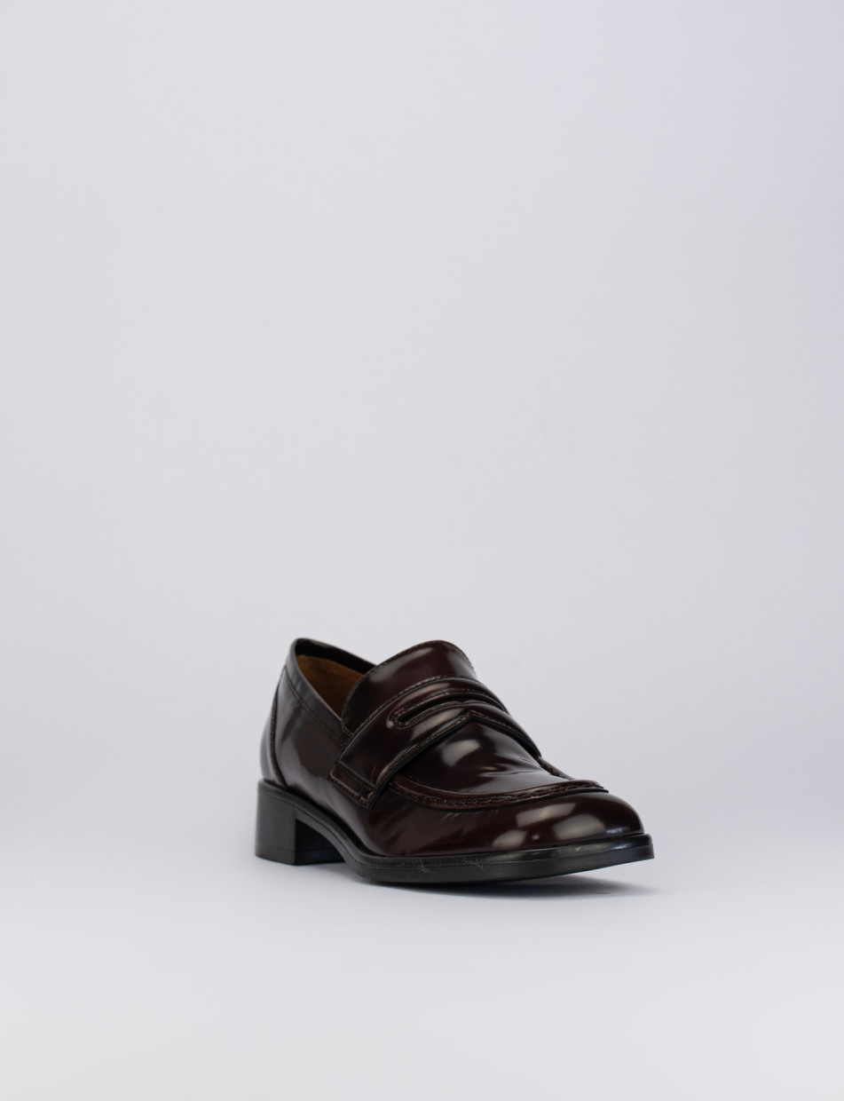 Mocasines tacón 2 cm burdeos cuero