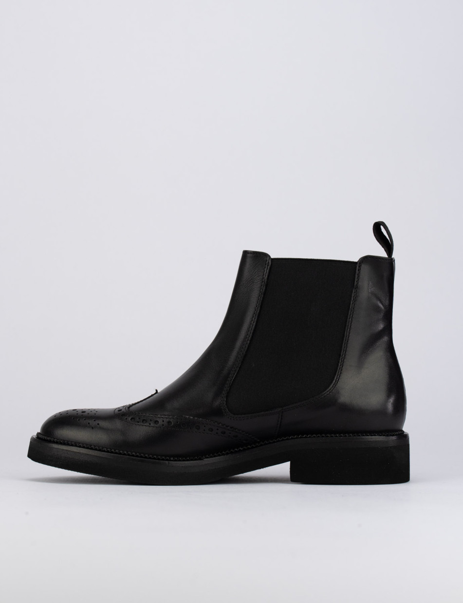 Low heel ankle boots heel 2 cm black leather