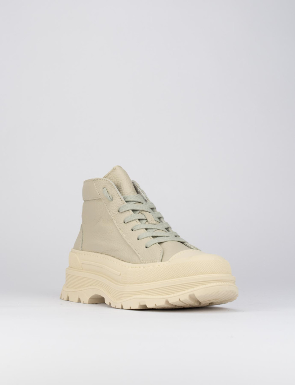 Zapatillas deportivas beis cuero