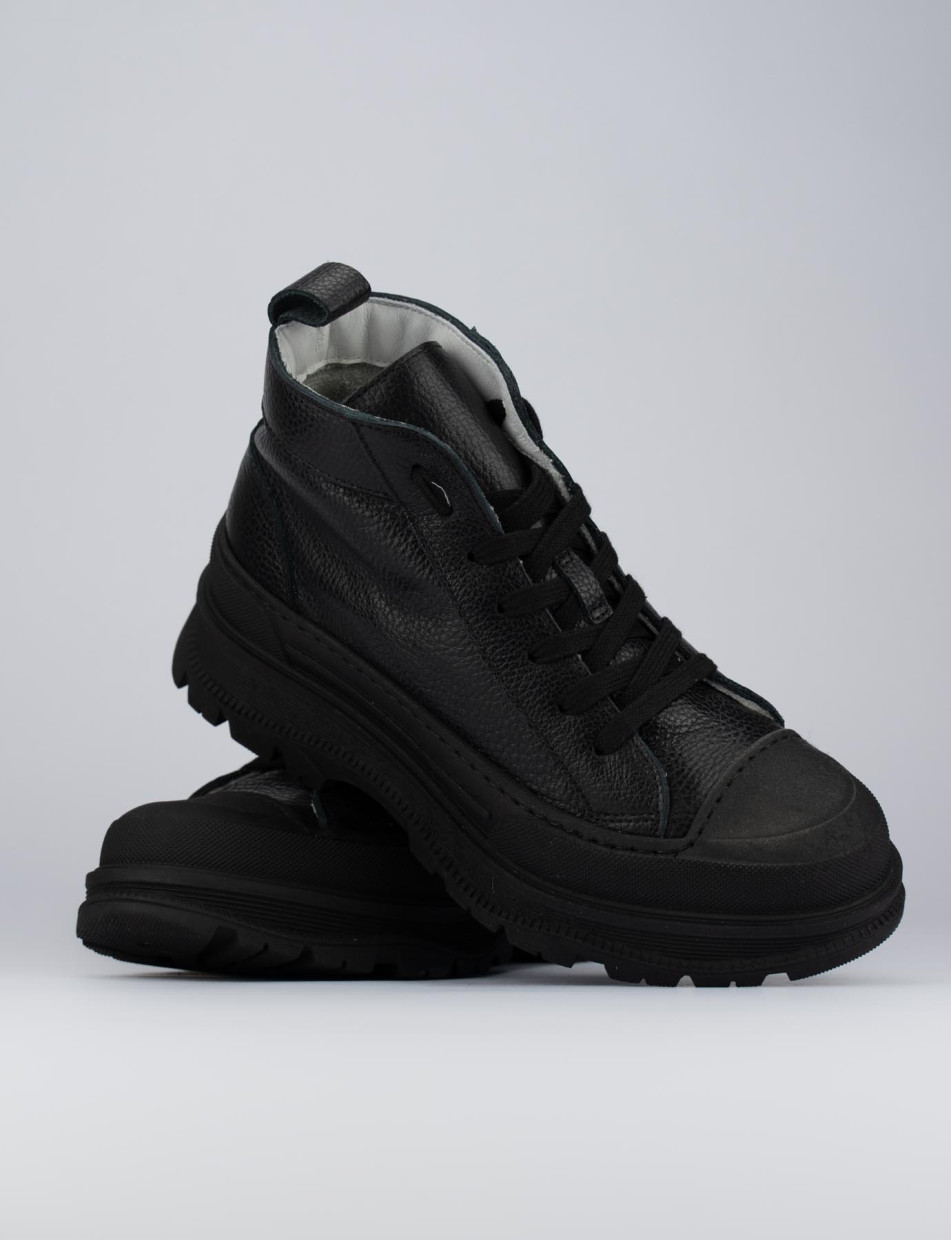 Sneakers black leather