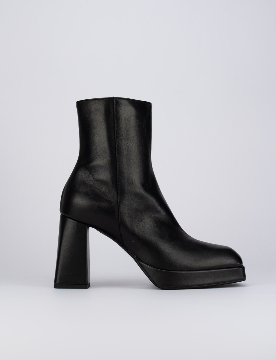 Botines de tacón alto tacón 9 cm negro cuero