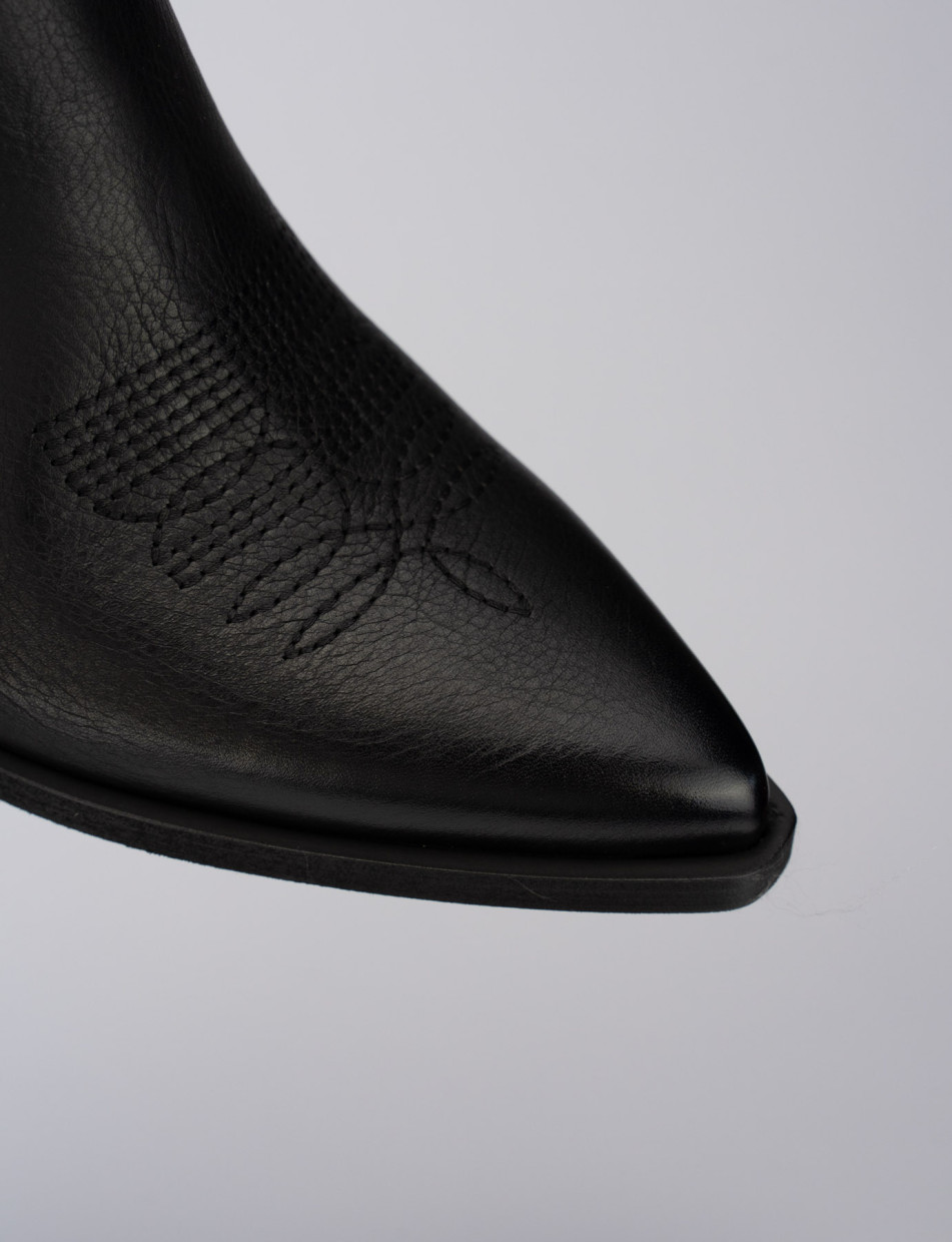 Botas de tacón bajo tacón 4 cm negro cuero