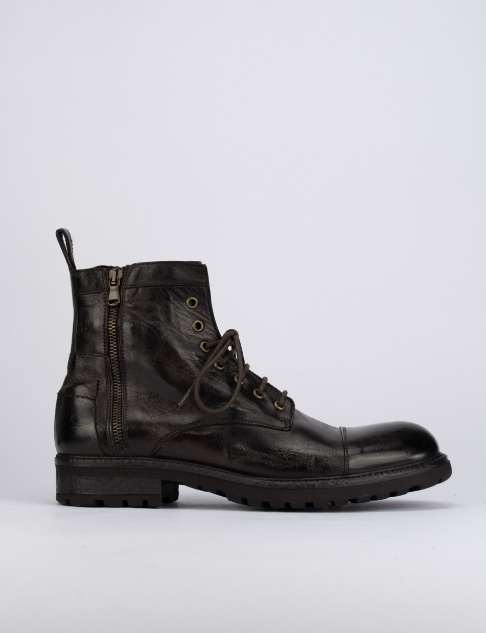 Botas militares marrón oscuro cuero