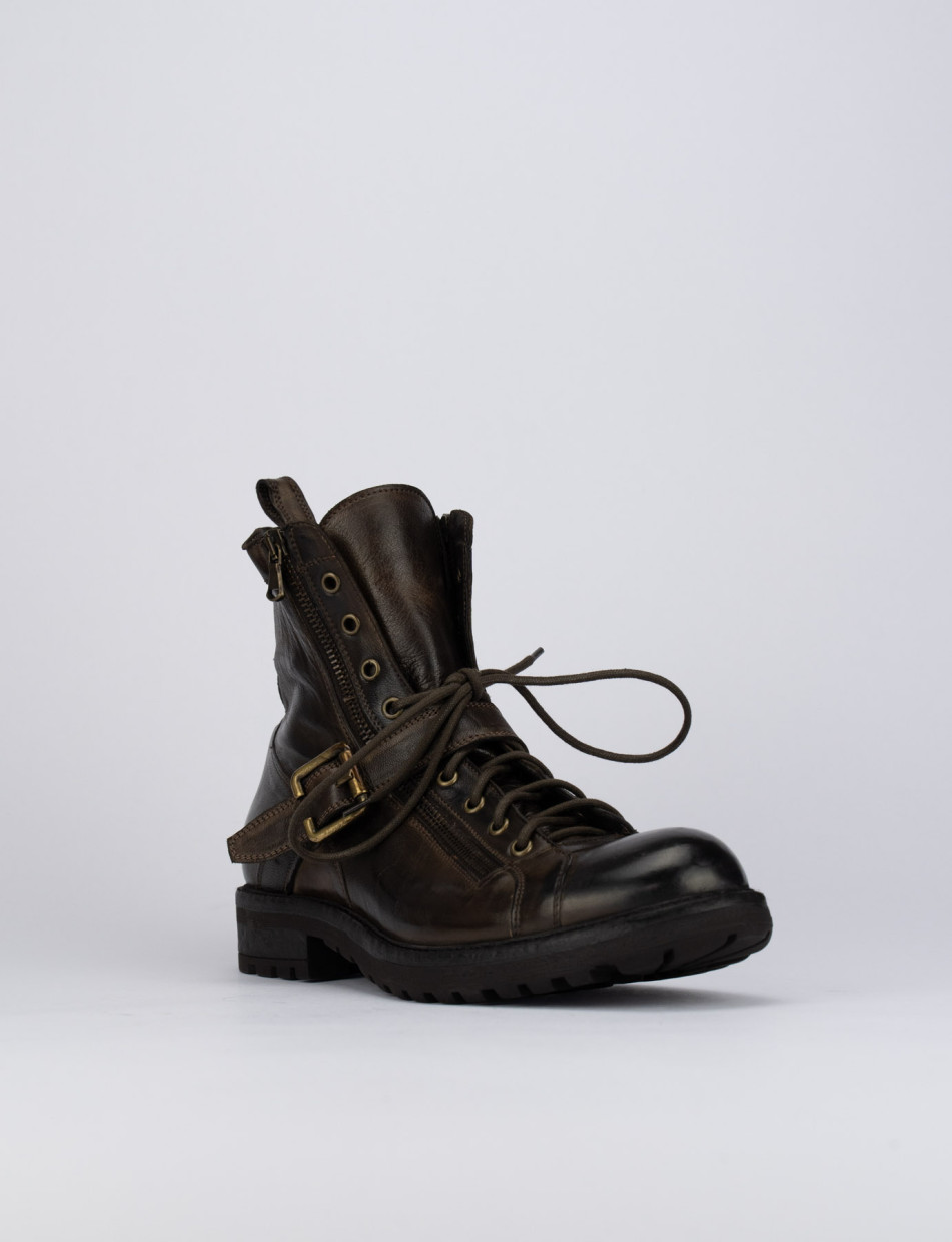 Botas militares tacón 1 cm marrón oscuro cuero
