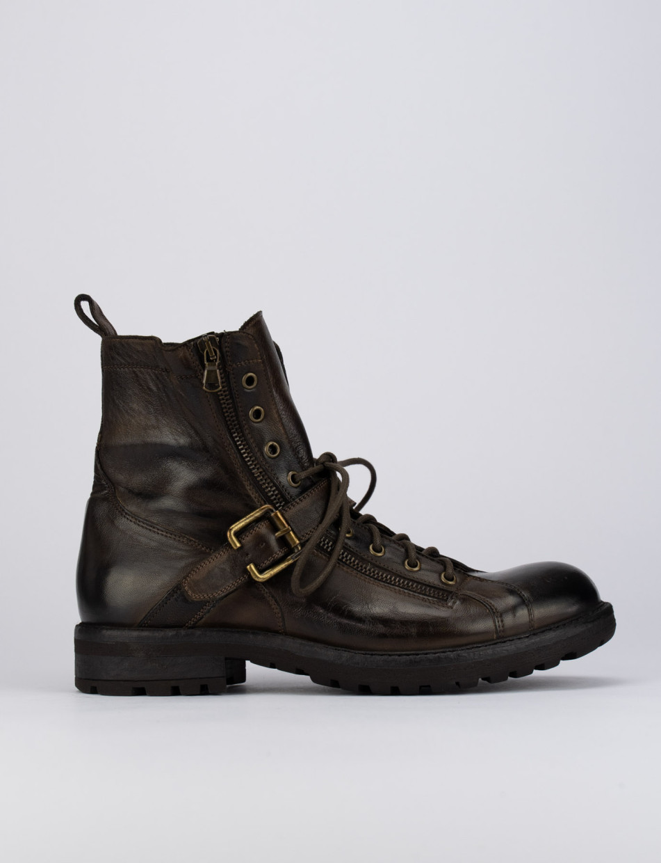 Botas militares tacón 1 cm marrón oscuro cuero