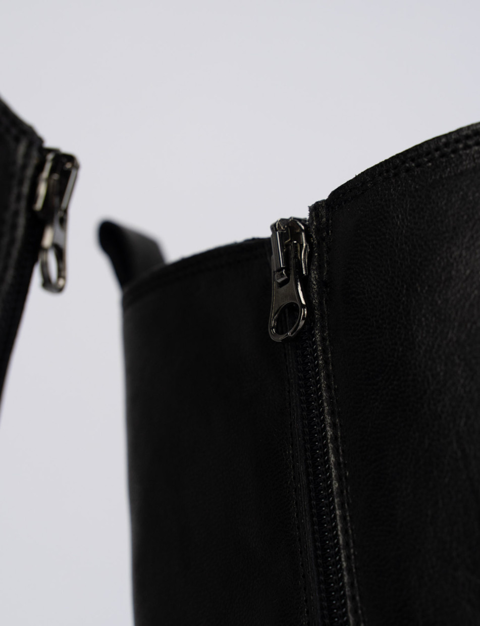 Low heel boots heel 2 cm black leather