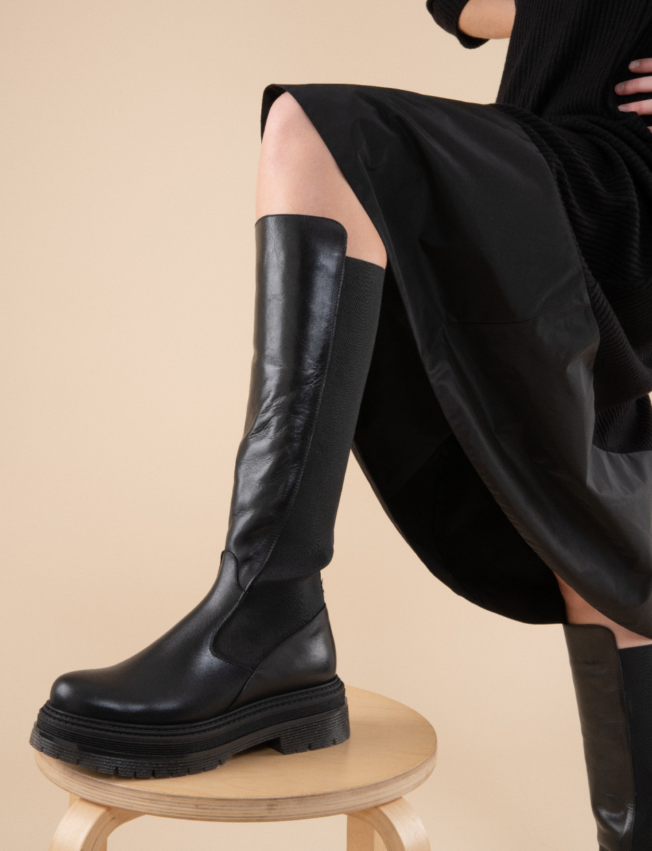 Botas de tacón bajo tacón 1 cm negro cuero