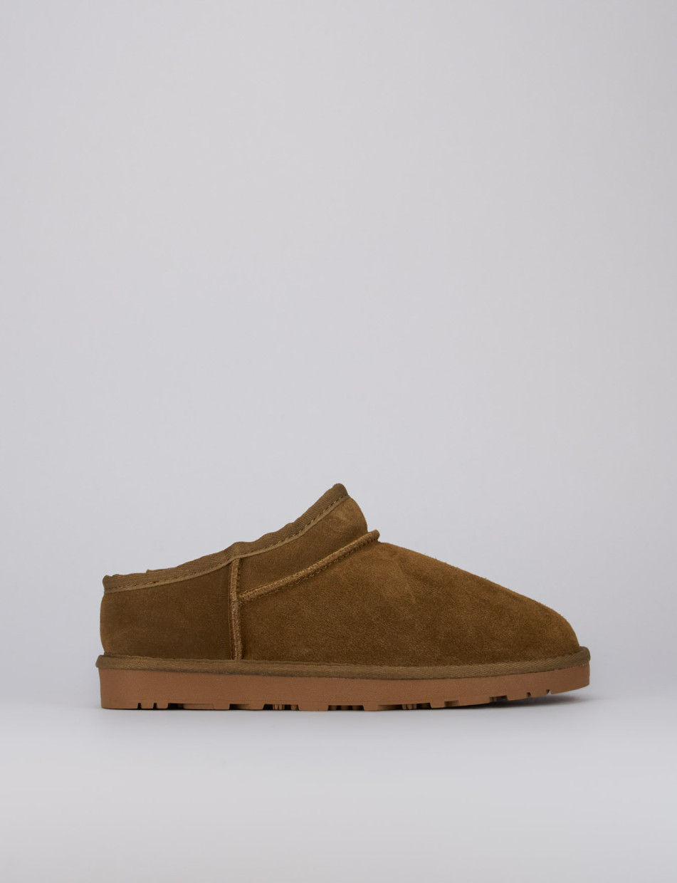 Botines de tacón bajo tacón 1 cm marrón ante