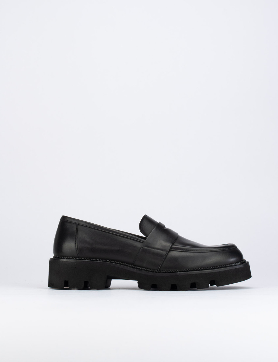 Mocasines tacón 2 cm negro cuero