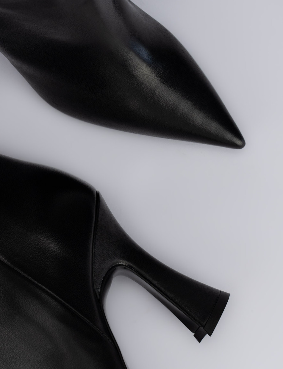Botas de tacón alto tacón 9 cm negro cuero