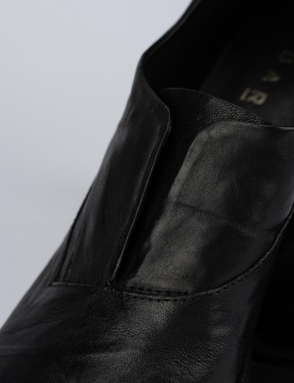Lace-up shoes heel 1 cm black leather