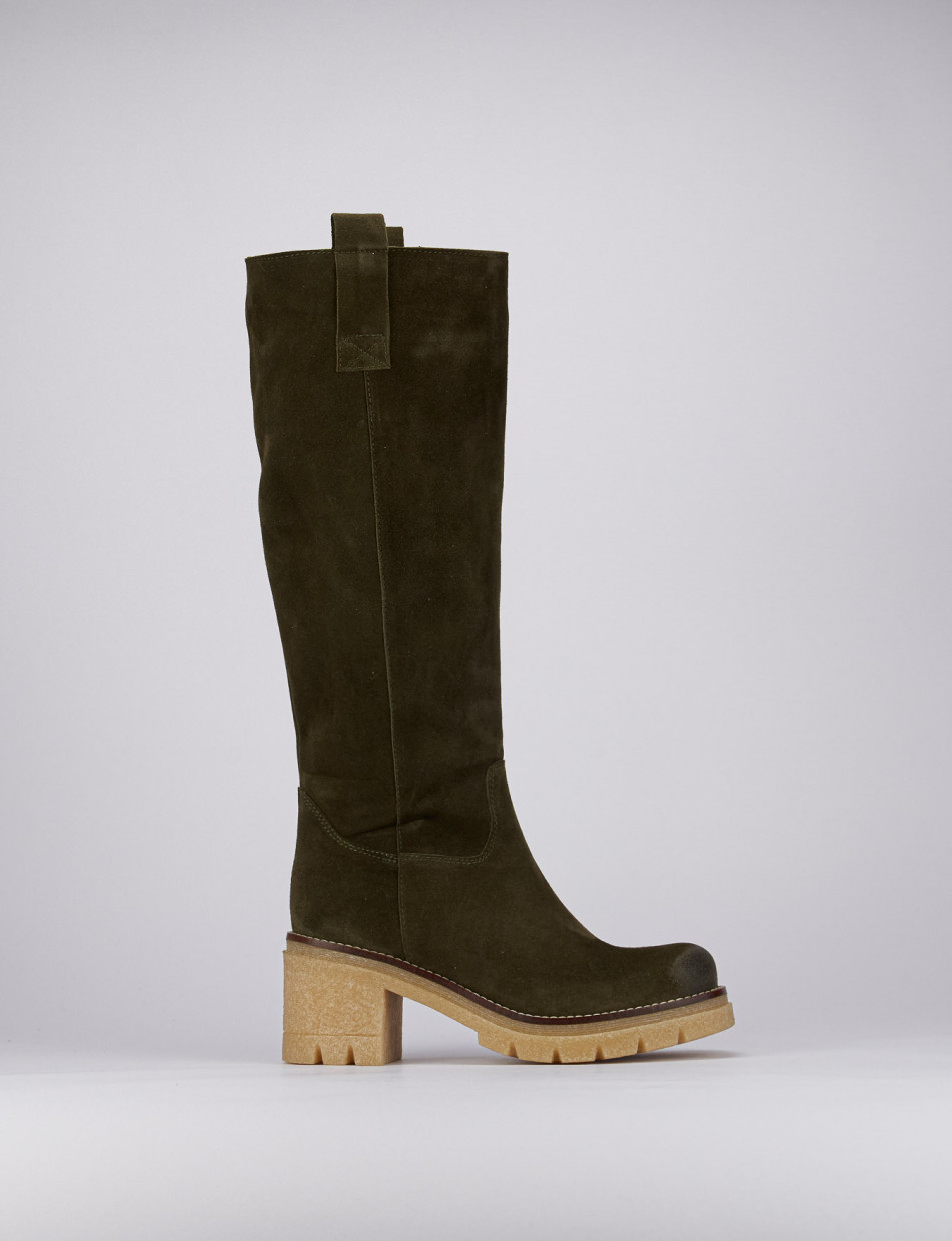 Botas de tacón bajo tacón 1 cm verde ante