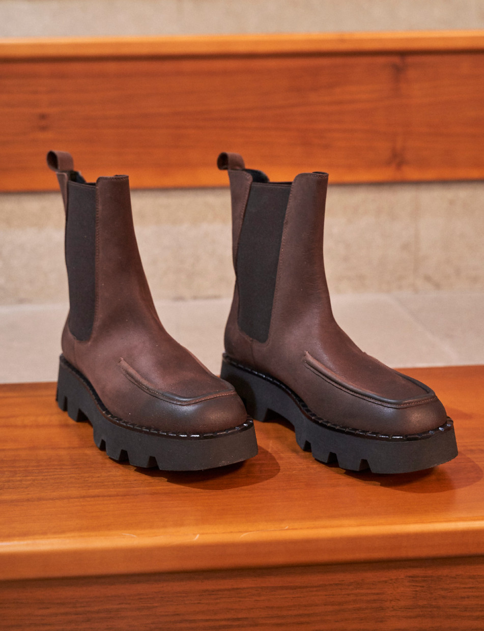 Botines de tacón bajo tacón 1 cm marrón oscuro cuero