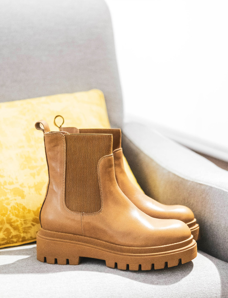 Botines de tacón bajo tacón 1 cm marrón cuero