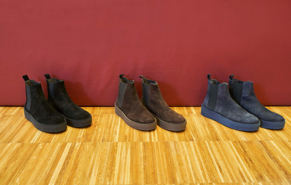 Botines de tacón bajo tacón 1 cm negro ante