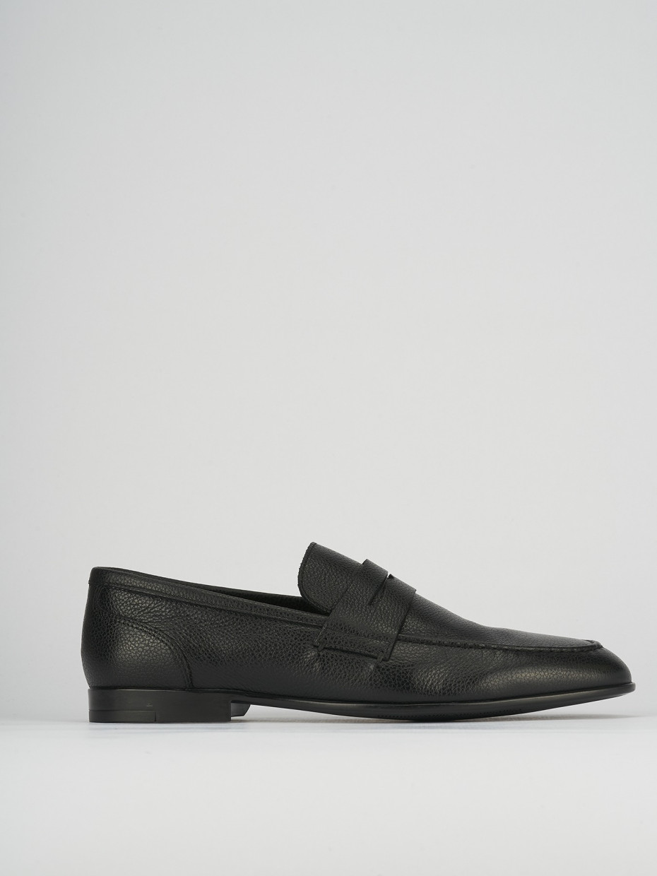Mocasines negro cuero