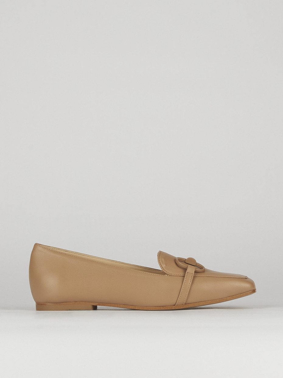 Mocasines tacón 1 cm beis cuero