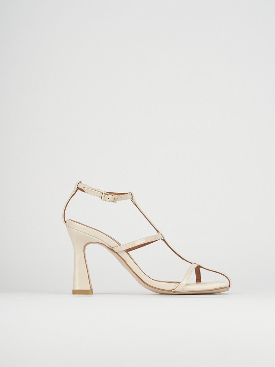 Sandali tacco 8cm vernice beige