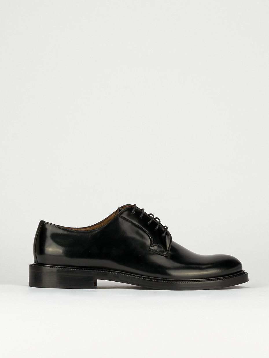 Zapatos de cordones tacón 2 cm negro cuero