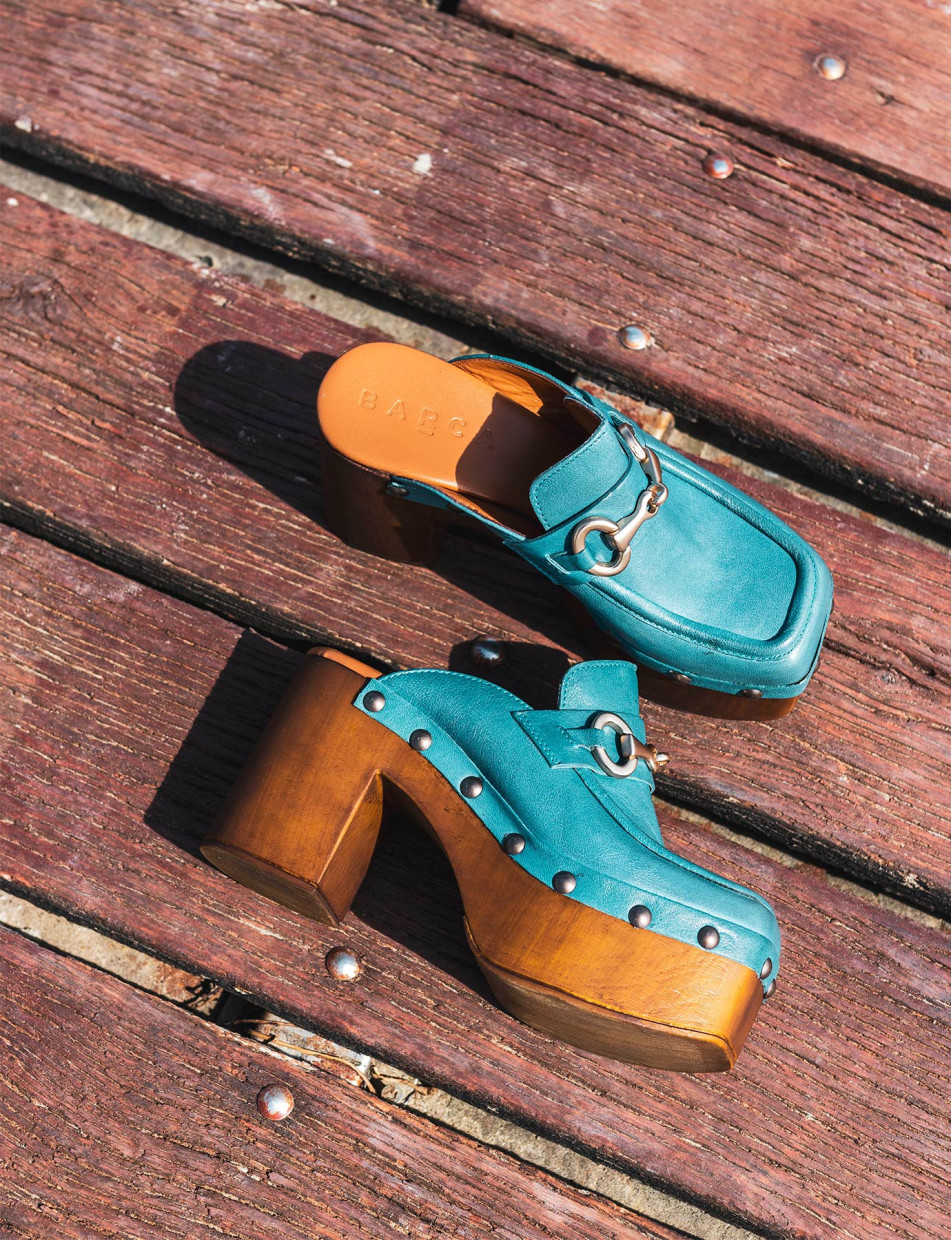 Zuecos con tacón tacón 8 cm turquesa cuero