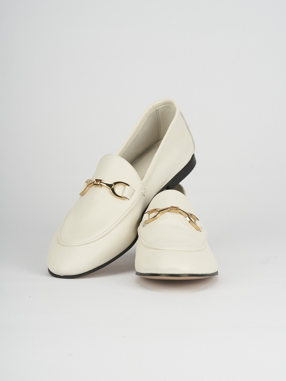 Mocasines tacón 1 cm beis cuero