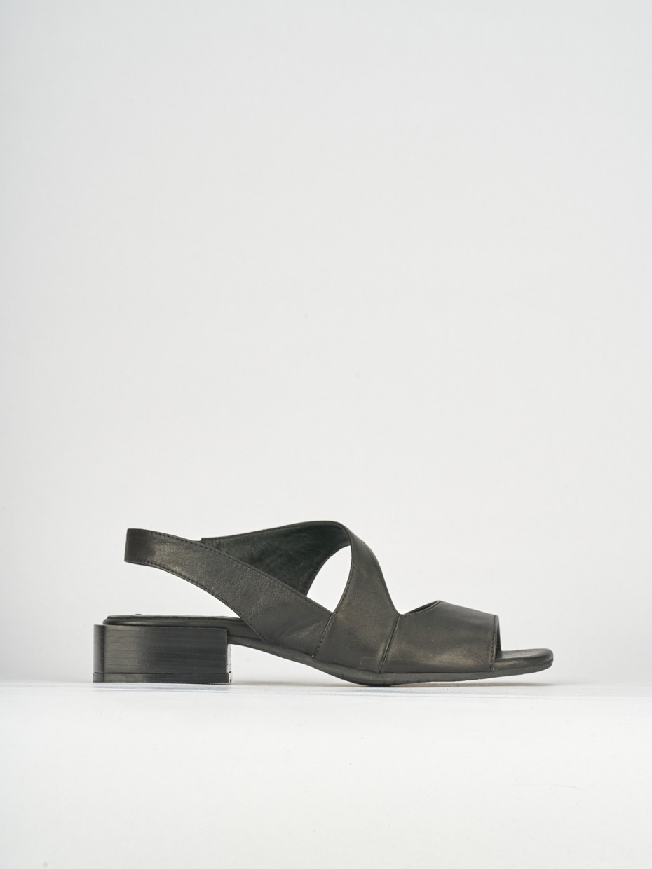 Low heel sandals heel 3 cm black leather
