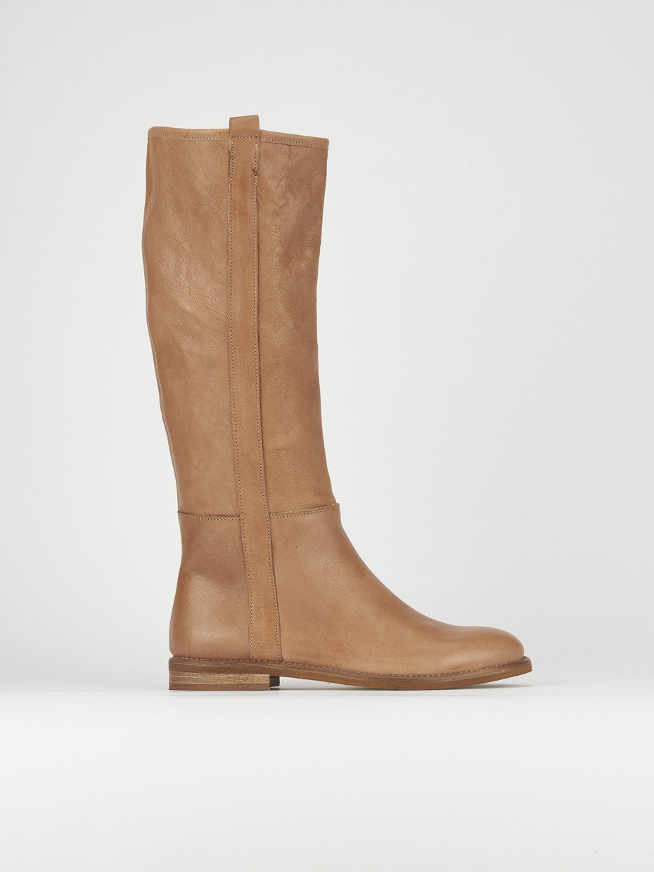 Botas de tacón bajo tacón 2 cm marrón cuero
