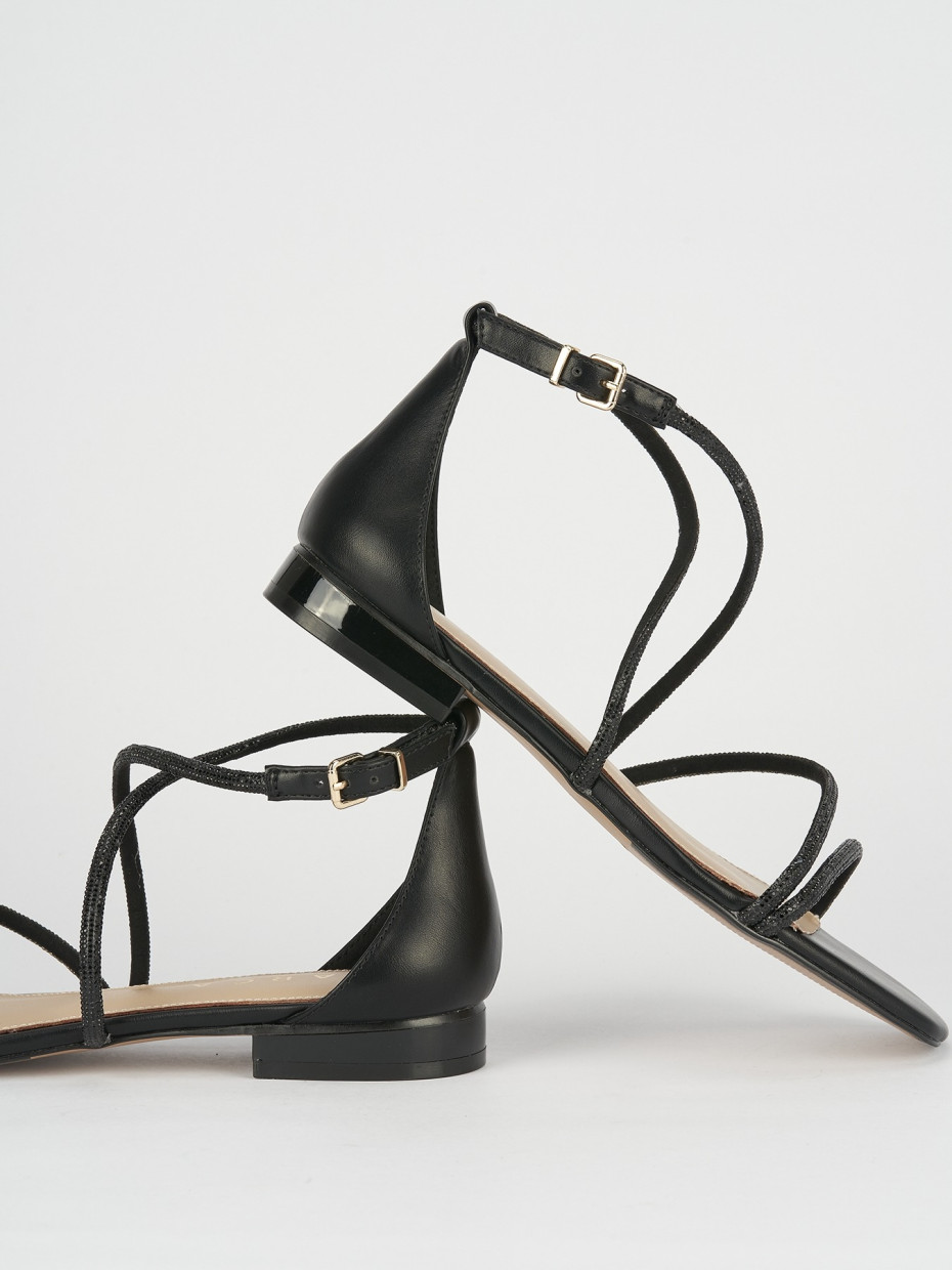 Low heel sandals heel 1 cm black leather