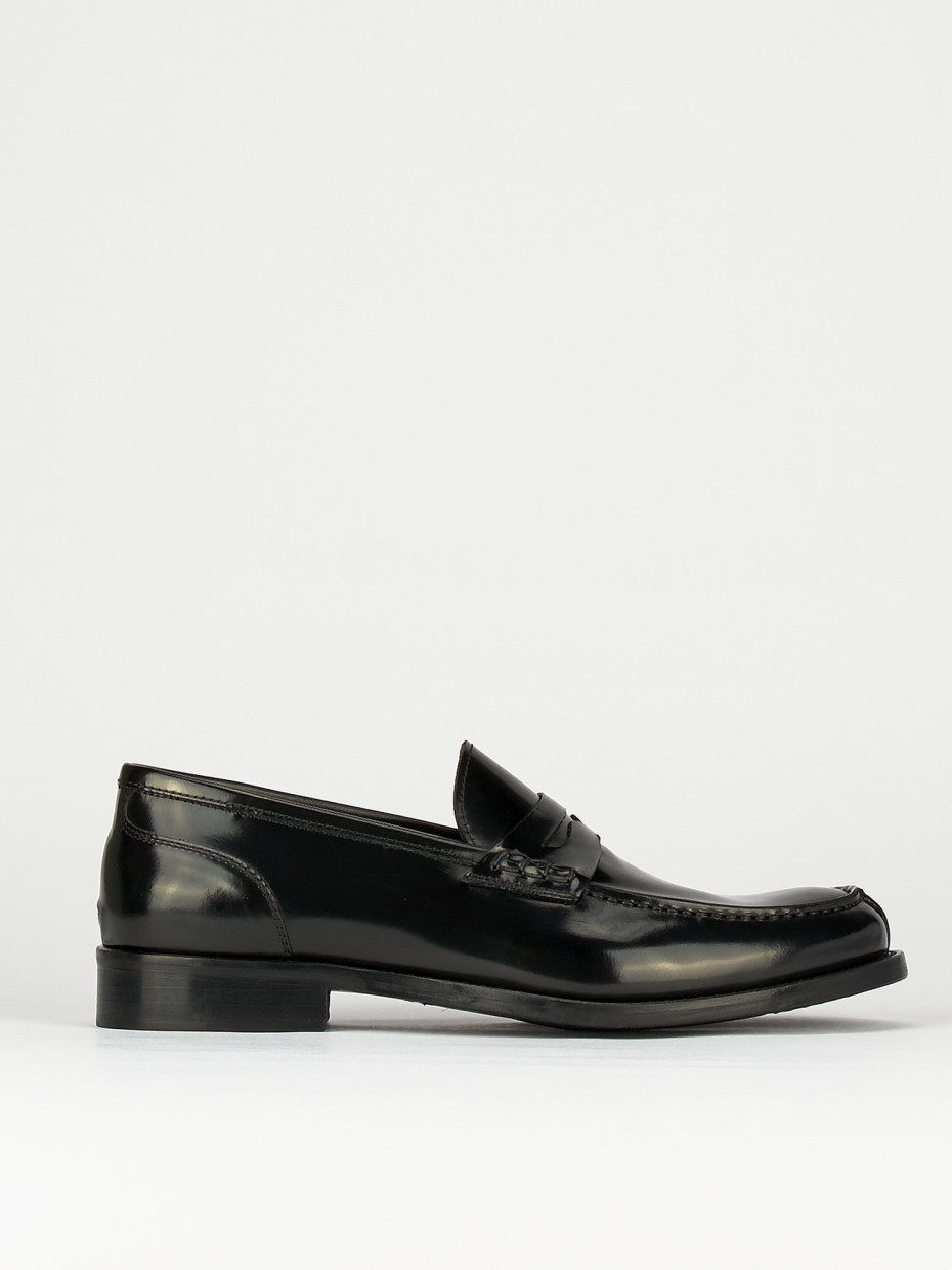 Loafers heel 2 cm black leather