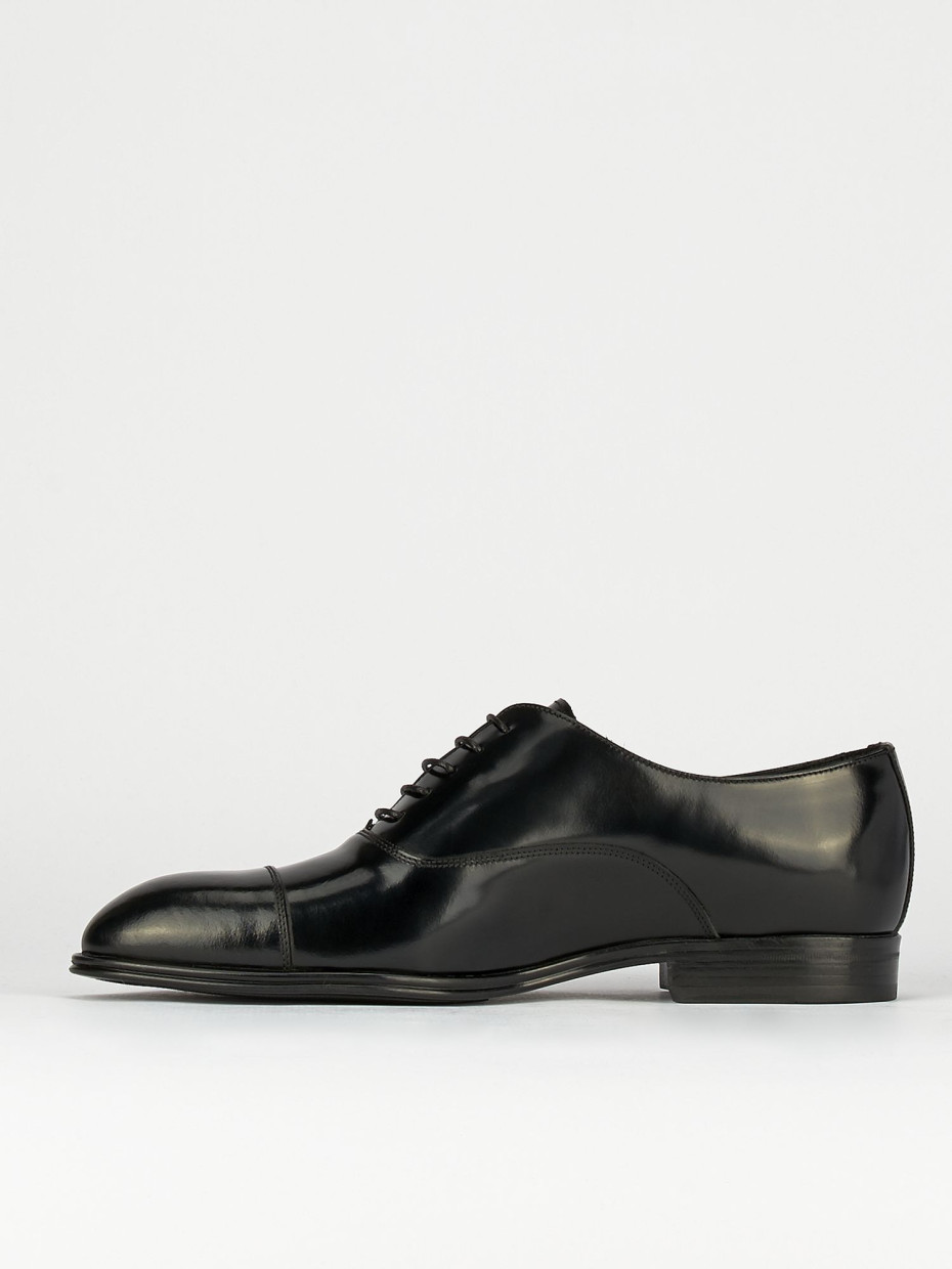 Scarpa lacci tacco 2 cm nero pelle