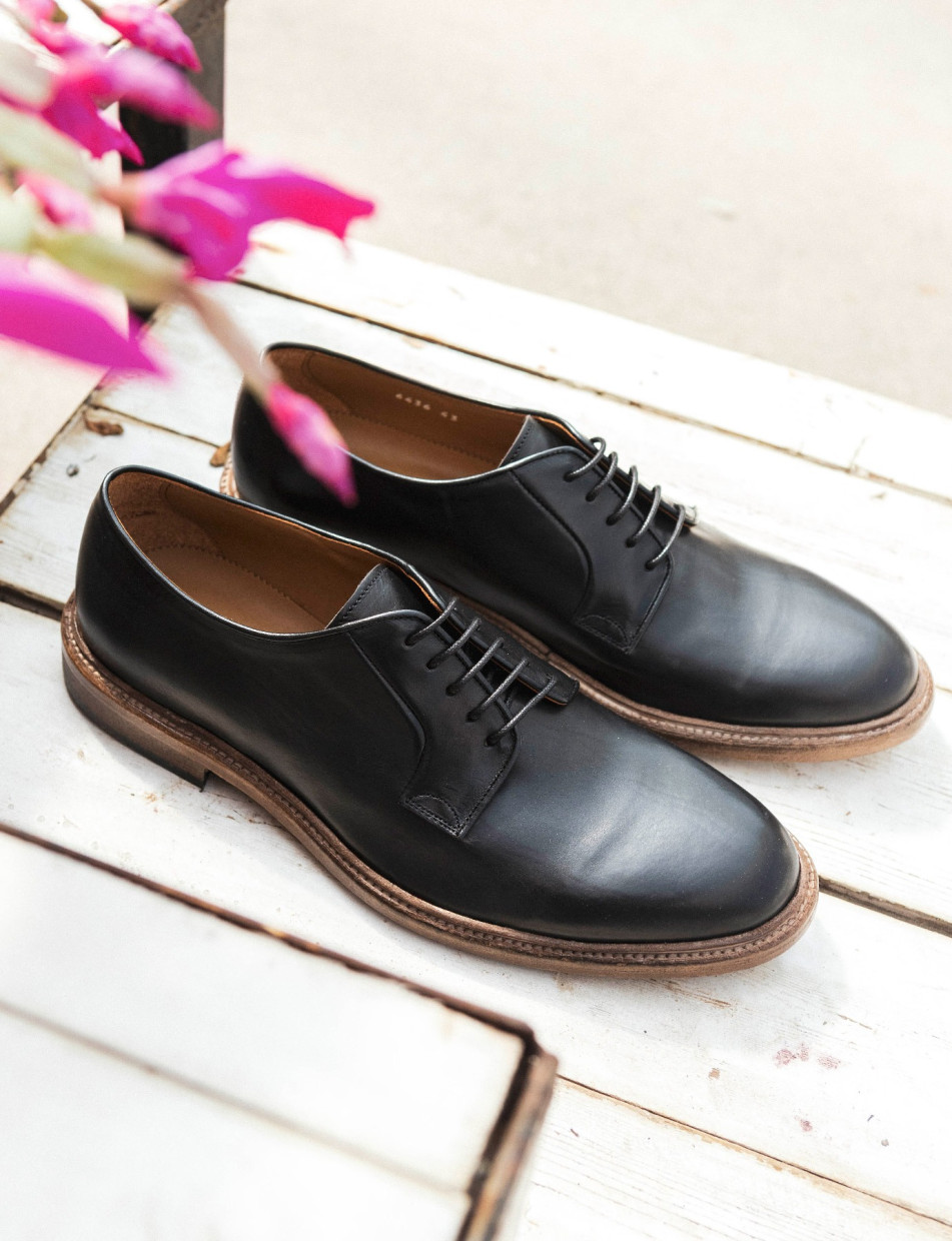 Zapatos de cordones tacón 1 cm negro cuero